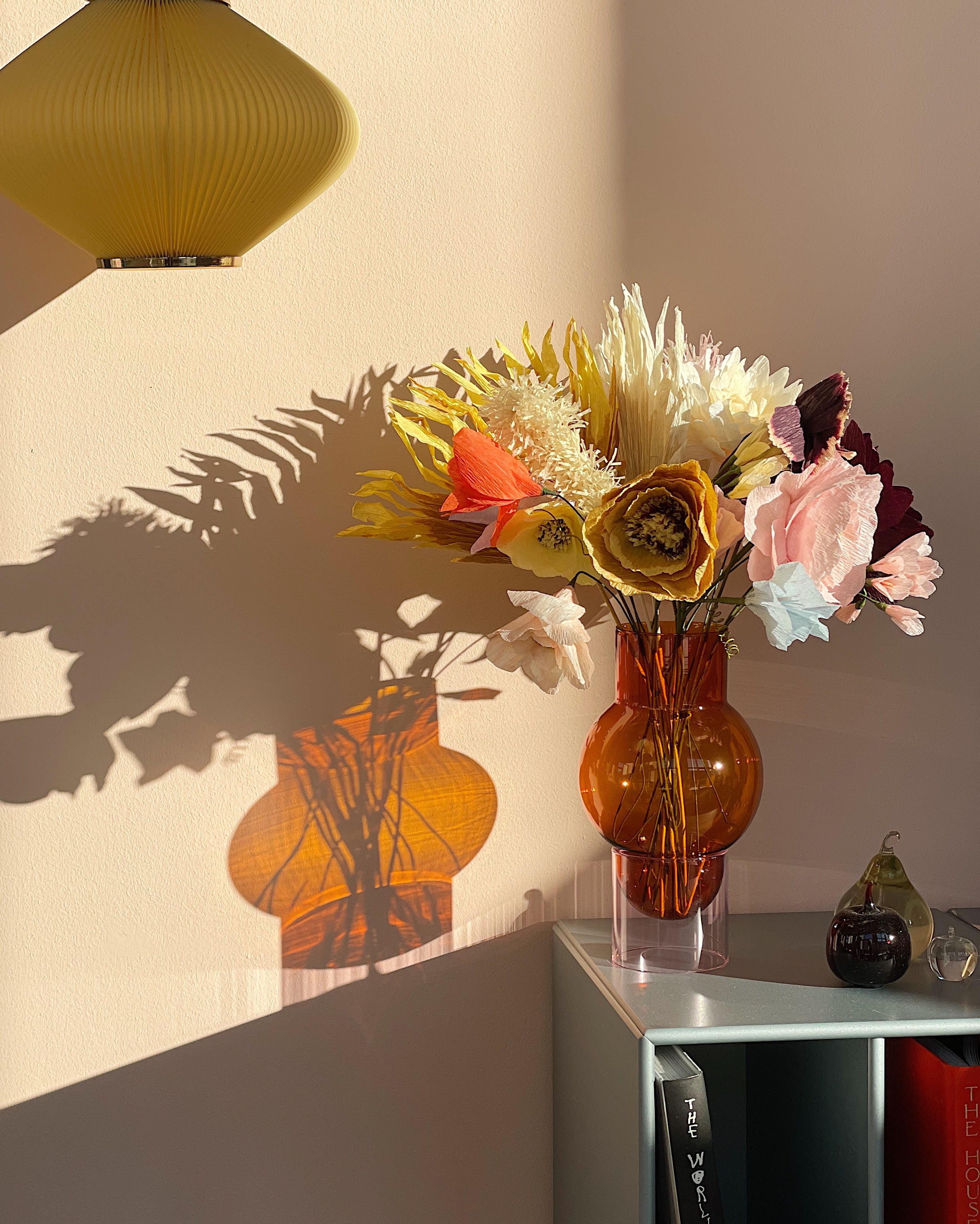 Peony papirblomst - grå